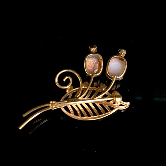 Vintage Van Dell 1/20 12 KT Gold Filled Brooch with Opal and Rhinestones - Picture 2 of 3